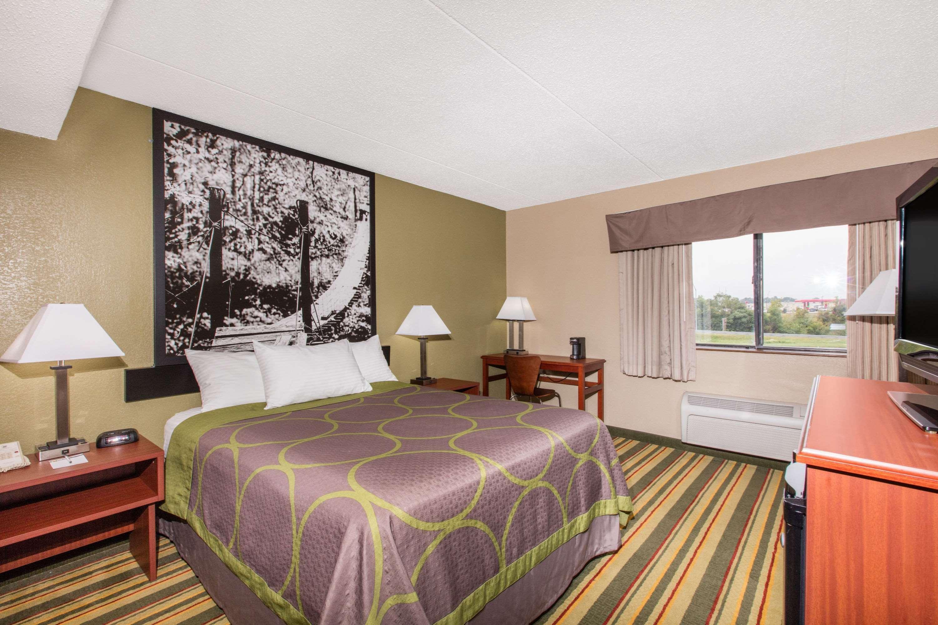 Super 8 By Wyndham Frederick Exterior foto