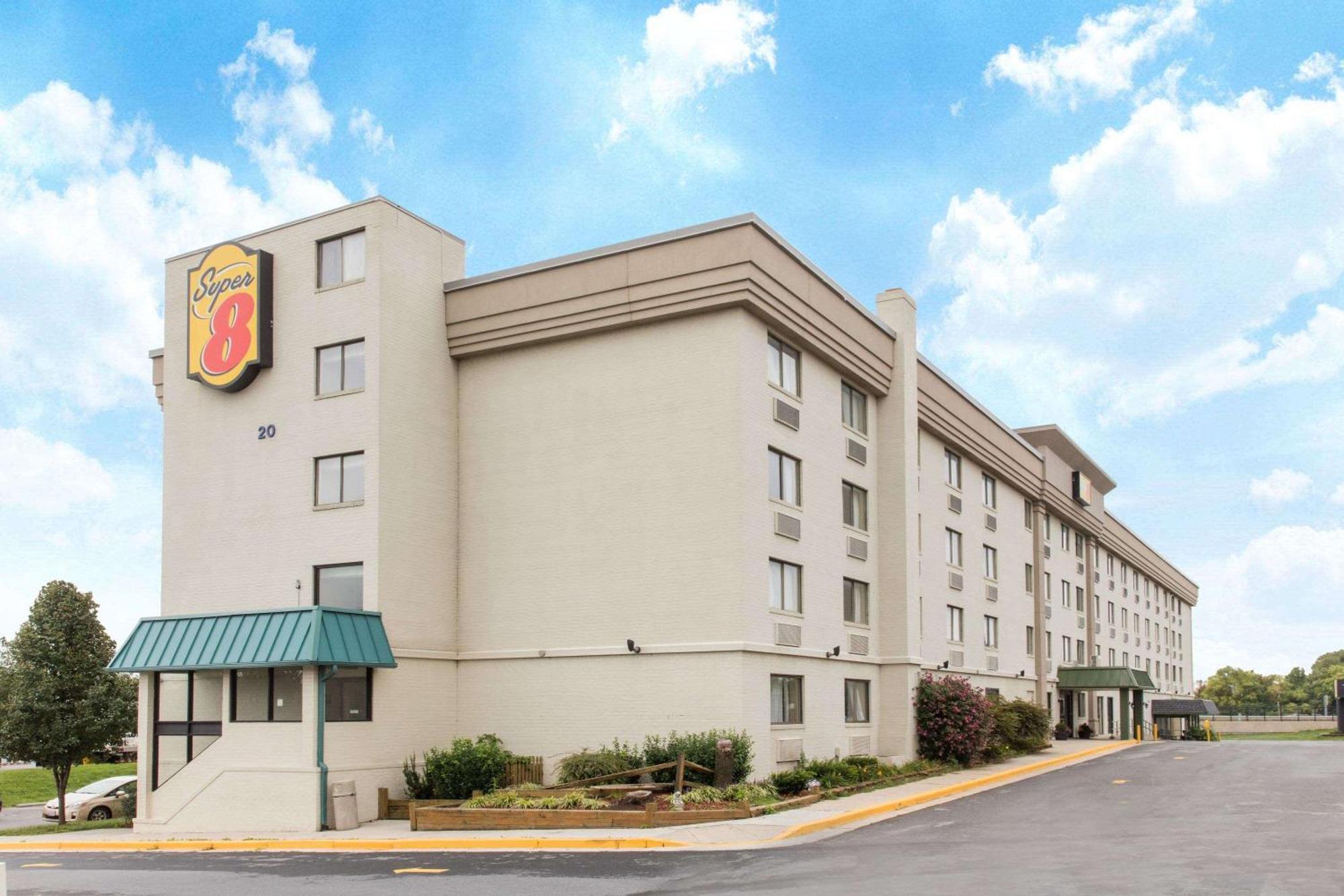 Super 8 By Wyndham Frederick Exterior foto