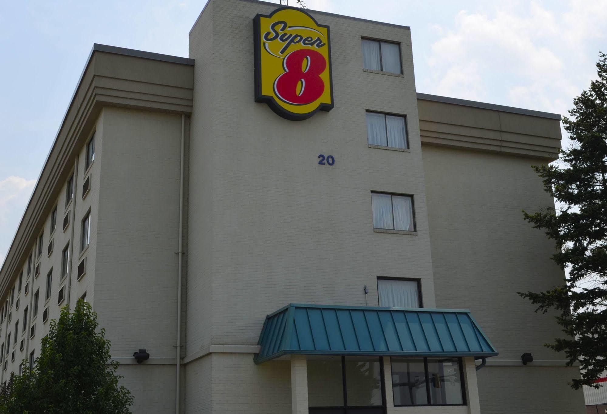 Super 8 By Wyndham Frederick Exterior foto